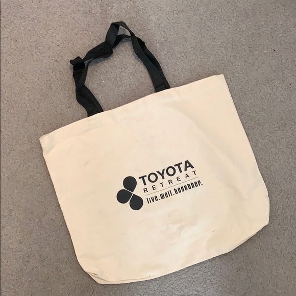 Tote - Picture 3 of 5